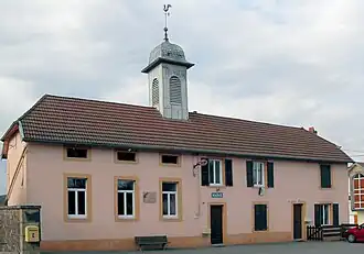 The town hall in Échavanne