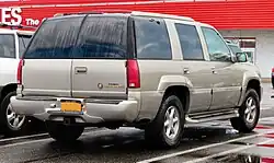 2000 Cadillac Escalade rear