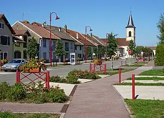 The village center and church in Magny-Vernois