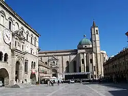 Ascoli Piceno: Piazza del Popolo.