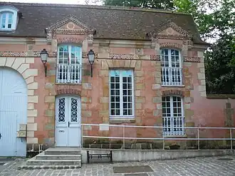 The town hall in Angervilliers