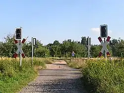 Level crossing with steady lights