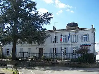 The town hall in Barsac