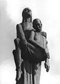Memorial statue Tragende (Woman with Burden), by Will Lammert
