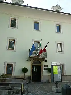 Headquarters of the community at Châtillon