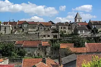 A general view of Cruzy-le-Châtel