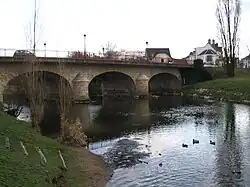 The bridge linking Châteauroux to Déols.