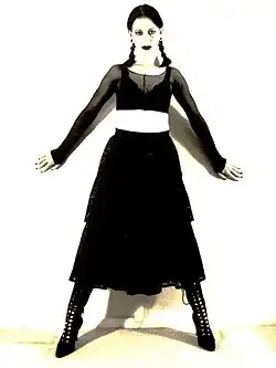 Mid-calf length (midi skirt)