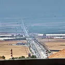 Wheeler Ridge, and the Wheeler Ridge Interchange, viewed along SR 99 looking north from the Tejon Pass.