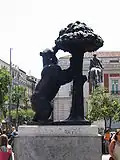 Statue of El oso y el madroño