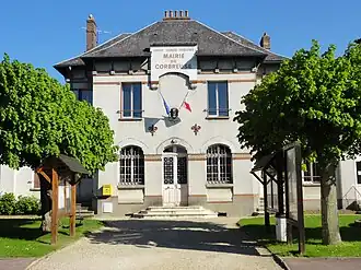 The town hall in Corbreuse