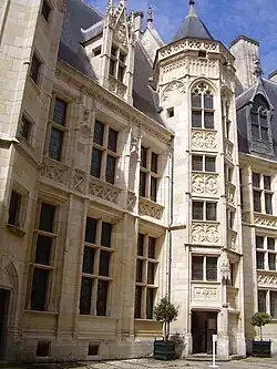 Bourges.
