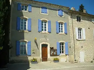 The town hall in Joucas
