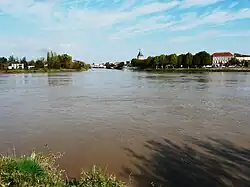 Confluence of the Dordogne and the Isle rivers
