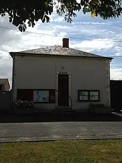 The town hall in Villecelin