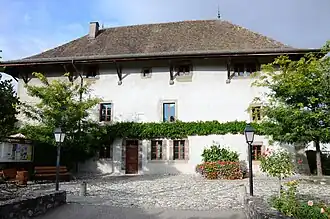 Fortified house La Tour (municipal administration)