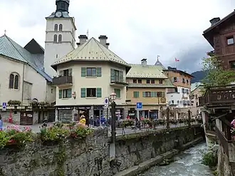 Town centre with Église Saint-Jean-Baptiste