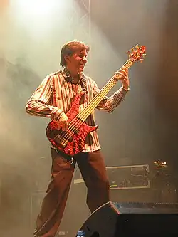 Mike Porcaro playing a Peavey Cirrus5 live in Germany in 2005