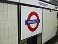 Roundel on northbound Northern line platform.