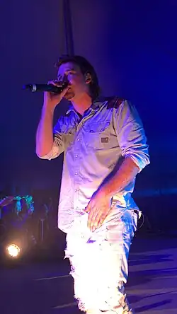 Wallen performing in 2018