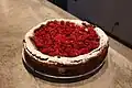 Baked cheesecake with raspberry