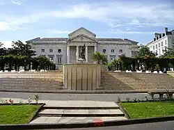 Palais de justice and Libération square.