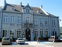 The town hall in Profondeville