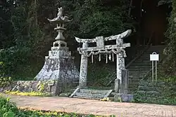 村社 天手長比売神社址天手長比売神社は昭和40年（1965年）に当社へ合祀された。物部布都神社、若宮神社、宝満神社および粟島神社も同時期に合祀。