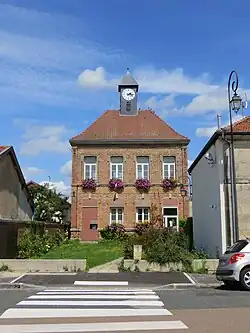 The town hall in Sapignicourt