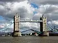 Tower_Bridge,London_Getting_Opened_2