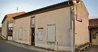 The town hall in Montpinier
