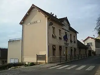 The town hall in Vauhallan