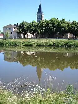 The Arroux in Vendenesse-sur-Arroux.
