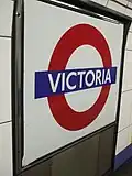 Platform roundel on Victoria line platform
