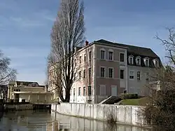 Town hall of Vierzon along the Yèvre.