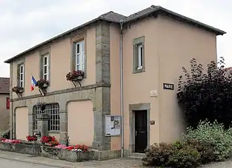 The town hall in Villers