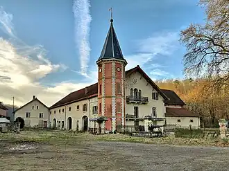 The Laine farm in Vy-lès-Filain