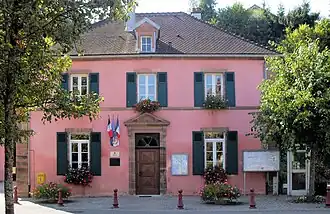 The town hall in Vyans-le-Val